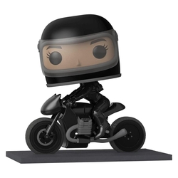 THE BATMAN - POP RIDES SELINA KYLE ON MOTORCYCLE