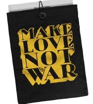GAINE ACOLCHADA POUR LIBROS MAKE LOVE NOT WAR 2 21X28CM