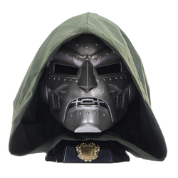 Casco Premium Doctor Doom Marvel Legends