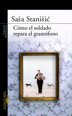 Cómo el soldado repara el gramófono
