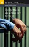 Radiografía de chica con tatuaje