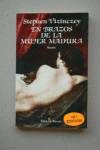 En brazos de la mujer madura