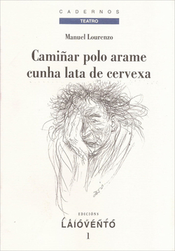 Camiñar polo arame cunha lata de cervexa