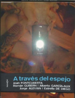 A TRAVES DEL ESPEJO