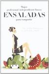 Mujer profesional independiente busca ensaladas para compartir