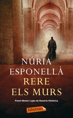 Rere els murs